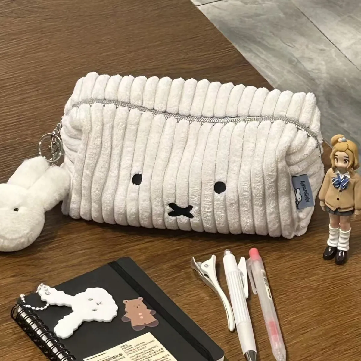 Miffy Pluche Corduroy Penetui  - Stationery Supplier recensie en prijs